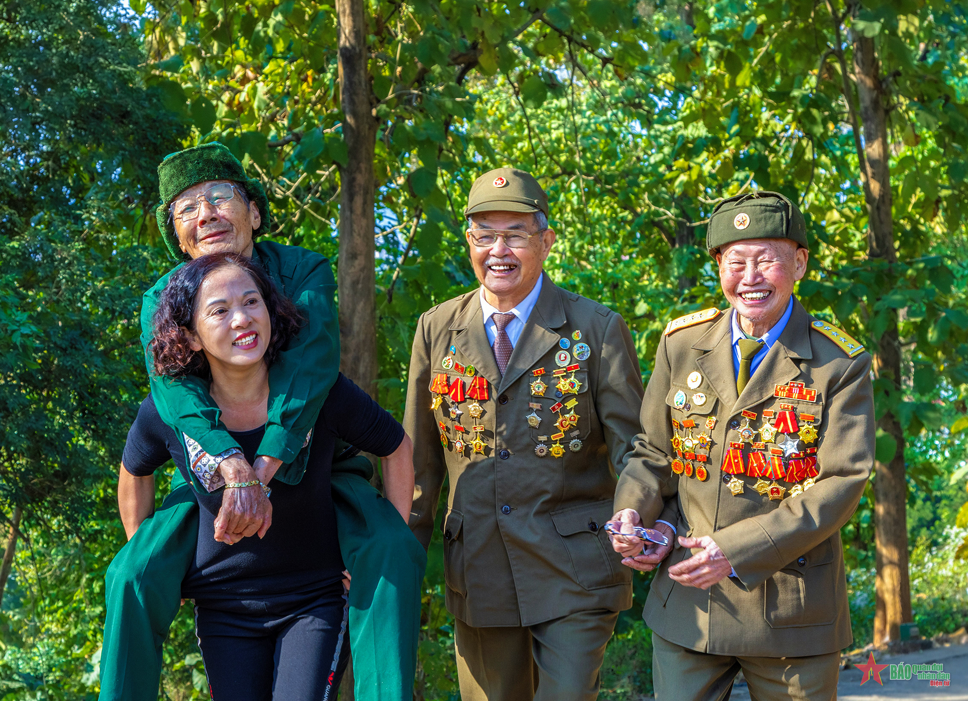 Về thăm chiến trường xưa